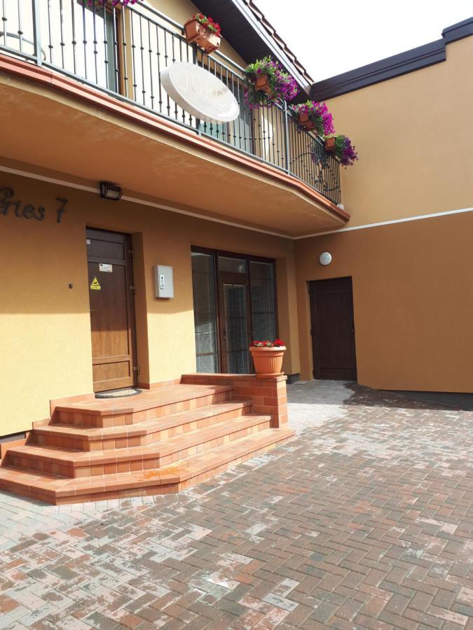 Juro Guest House Šiauliai Exterior foto